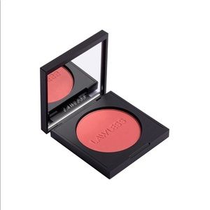 LAWLESS Velvet Blush in shade Desert Rose